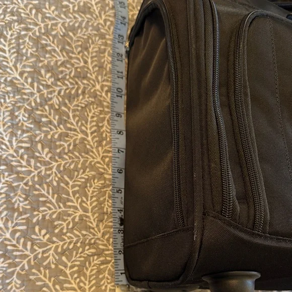 NWT Samsonite Black Ladies Travel Kit with Original Tags - Picture 4 of 9